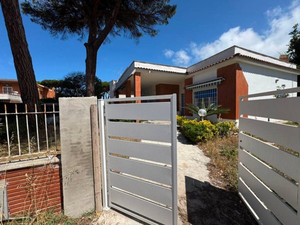 casa indipendente in affitto ad Anzio in zona Mare