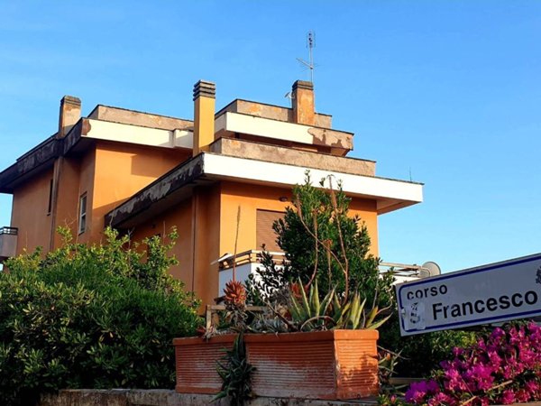 appartamento in affitto ad Anzio in zona Mare