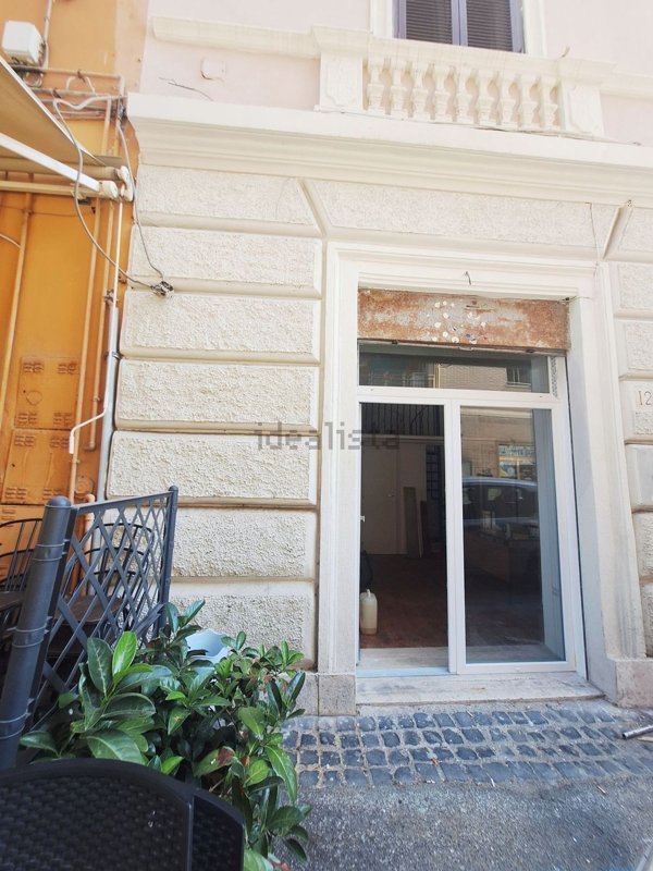 locale commerciale in affitto ad Anzio