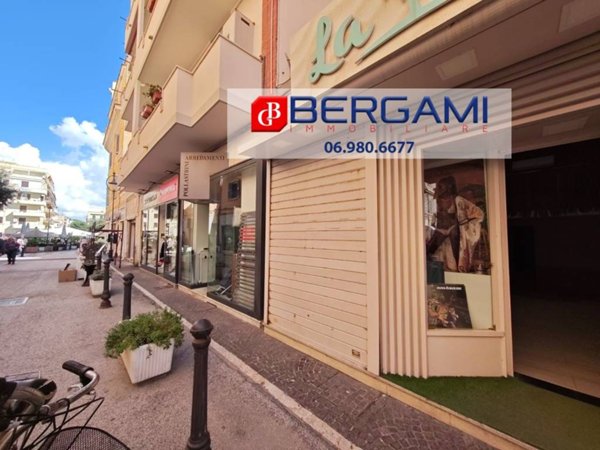 negozio in affitto ad Anzio
