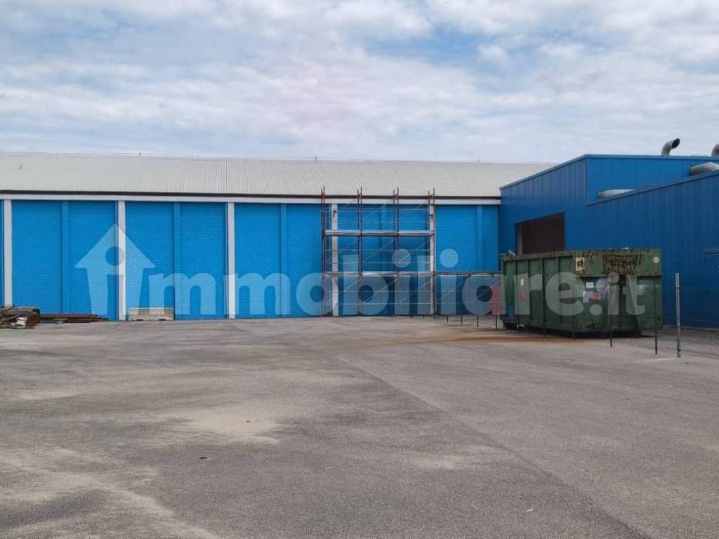 locale commerciale in affitto ad Anzio