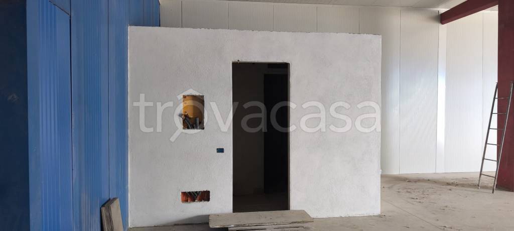 locale commerciale in affitto ad Anzio