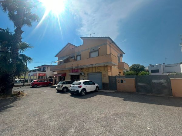 locale commerciale in affitto ad Anzio