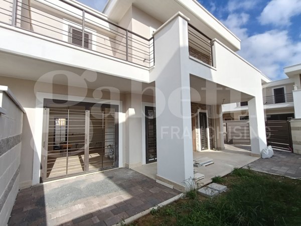casa indipendente in affitto ad Anzio in zona Mare