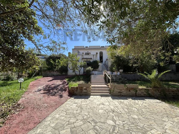 casa indipendente in affitto ad Anzio in zona Villa Claudia