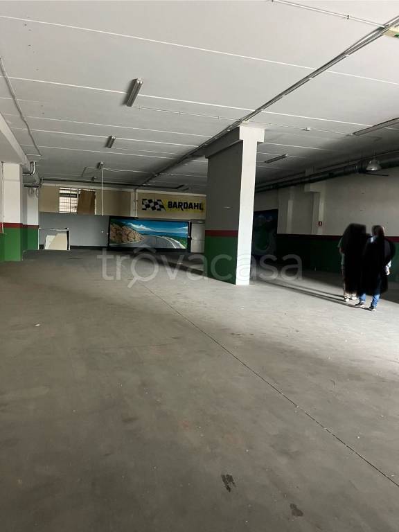 locale commerciale in affitto ad Ariccia