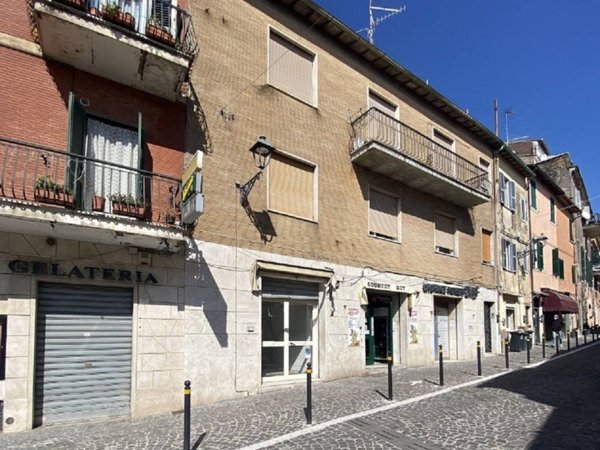 negozio in affitto ad Ariccia