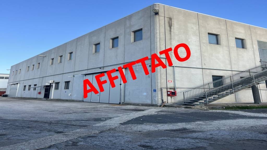 locale commerciale in affitto ad Ariccia