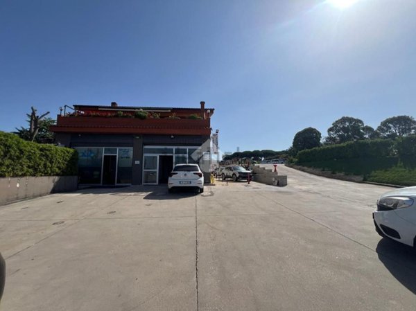 locale commerciale in affitto ad Ariccia