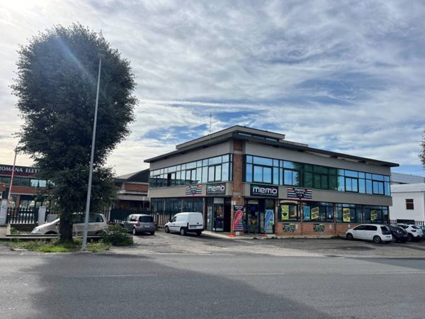 locale commerciale in affitto ad Ariccia