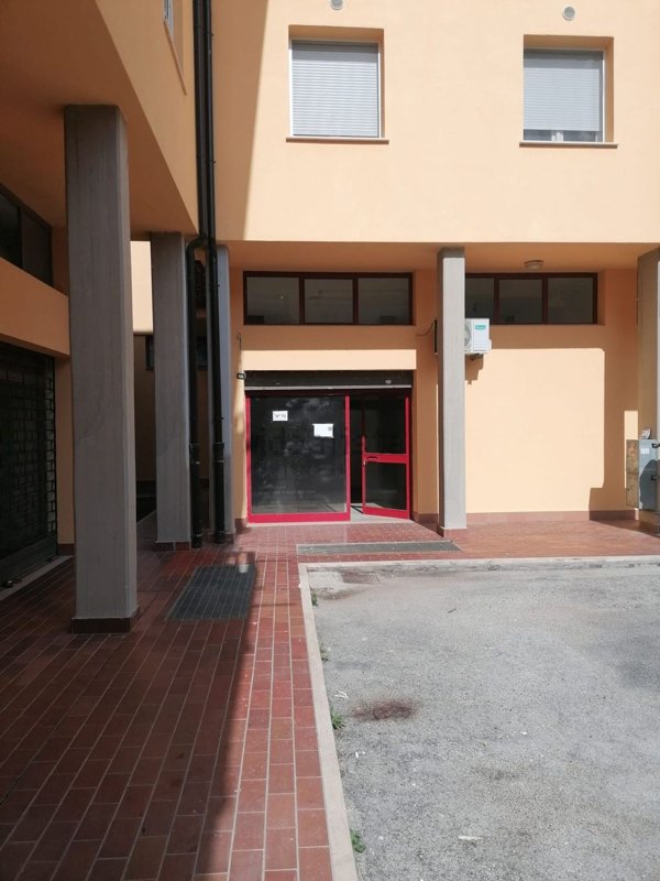locale commerciale in affitto ad Ariccia
