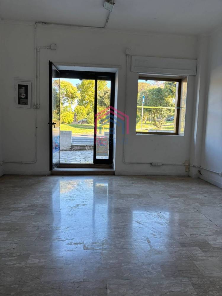locale commerciale in affitto ad Ariccia