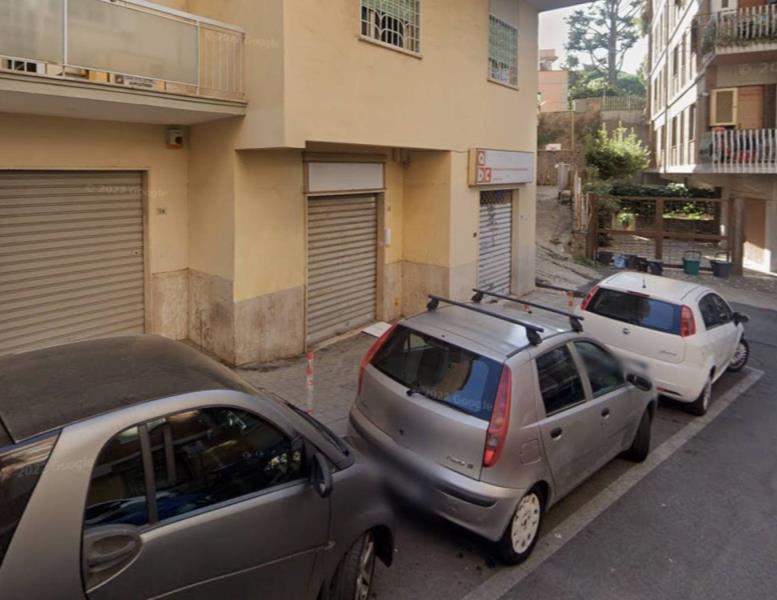 locale commerciale in affitto ad Ariccia in zona Fontana di Papa