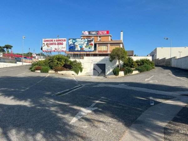 negozio in affitto ad Ariccia