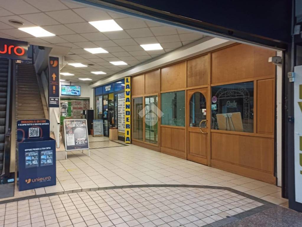 negozio in affitto ad Ariccia