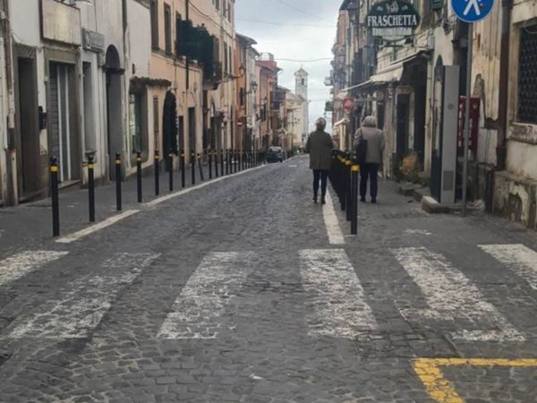 negozio in affitto ad Ariccia