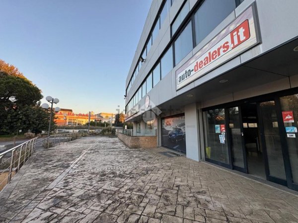 negozio in affitto ad Ariccia