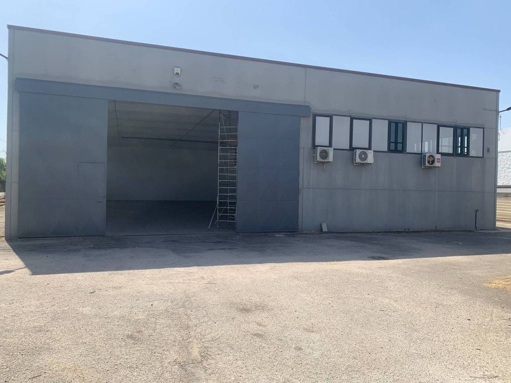 locale commerciale in affitto ad Ariccia