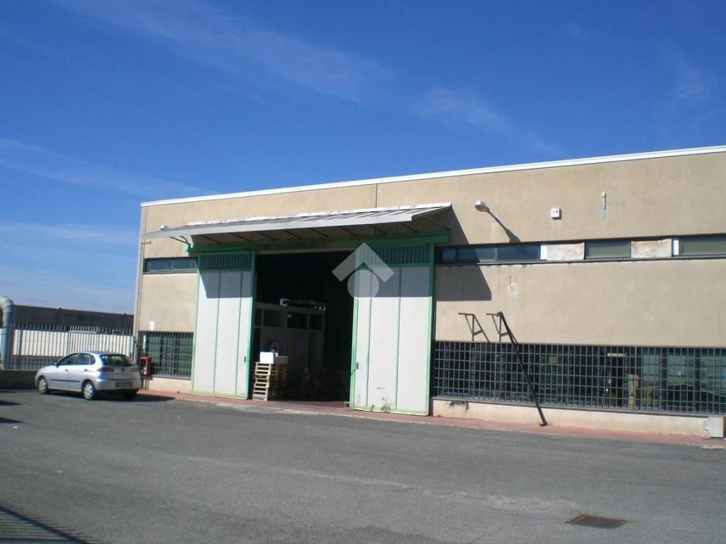 locale commerciale in affitto ad Ariccia