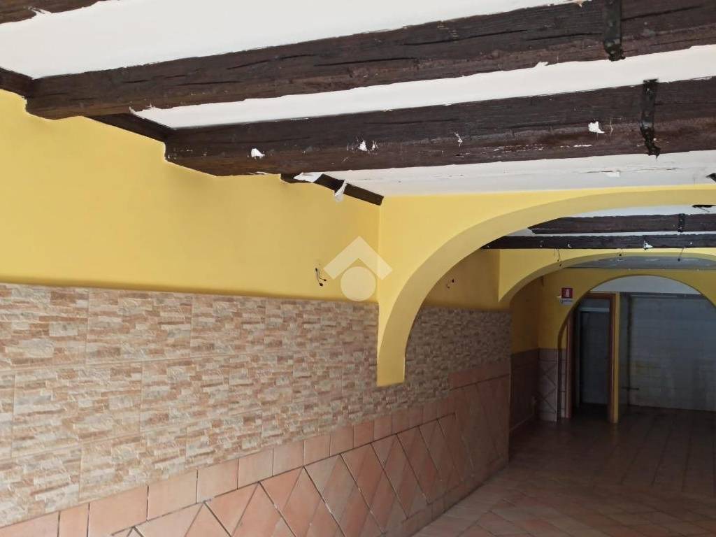 negozio in affitto ad Ariccia