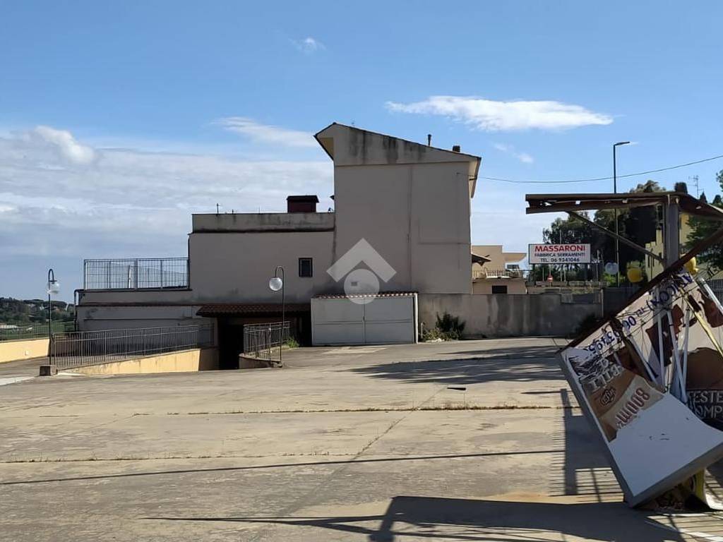 negozio in affitto ad Ariccia