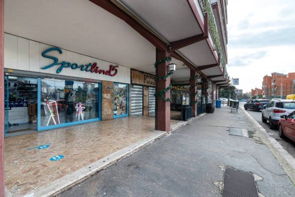 locale commerciale in affitto ad Ariccia