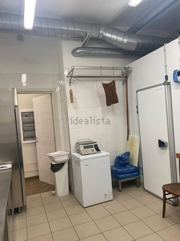 locale commerciale in affitto ad Ariccia