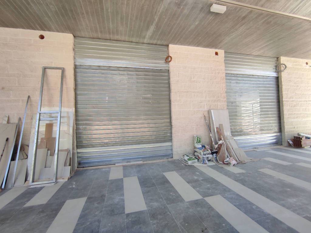 negozio in affitto ad Artena