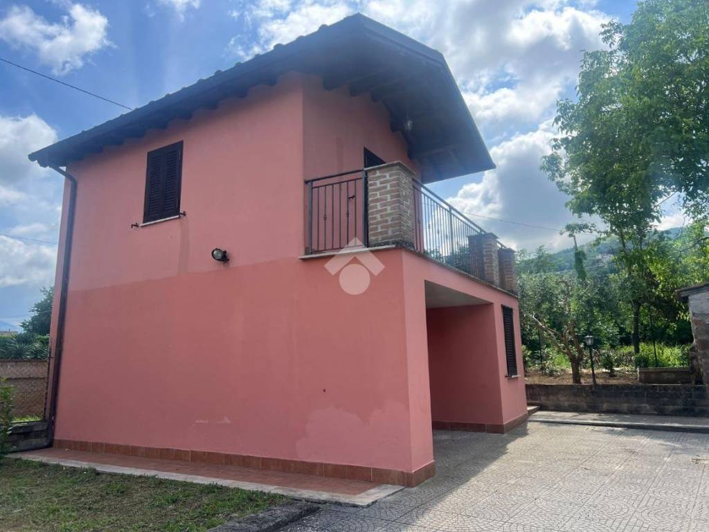 casa indipendente in affitto ad Artena in zona Maiotini