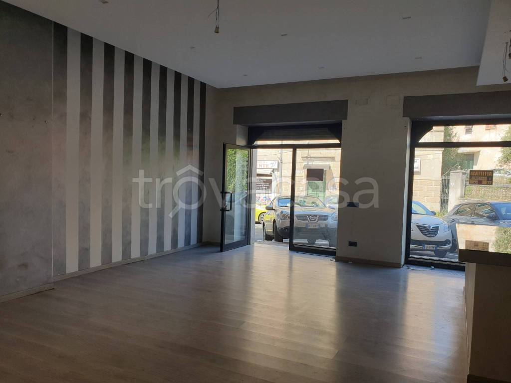negozio in affitto ad Artena