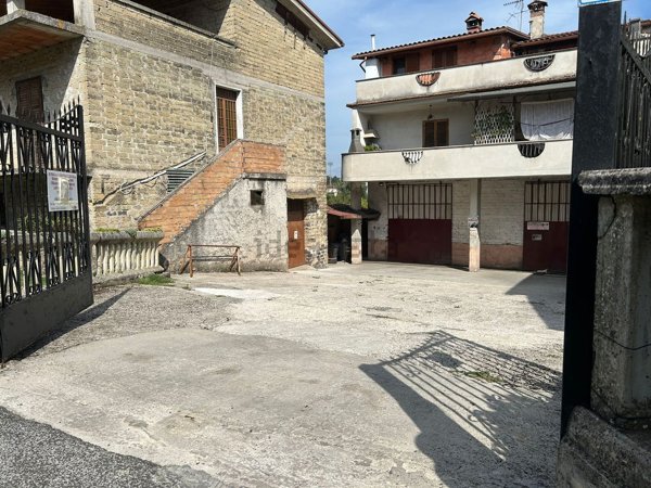 locale commerciale in affitto ad Artena in zona Valli