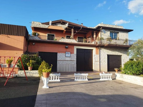 negozio in affitto ad Artena