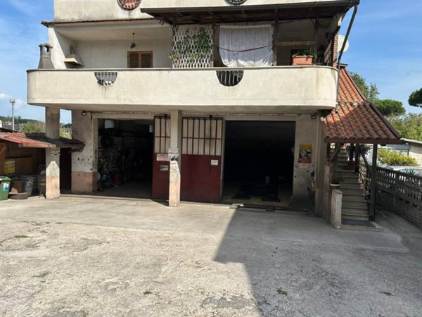 negozio in affitto ad Artena