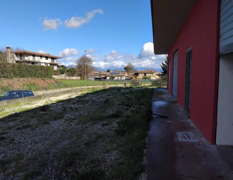 negozio in affitto ad Artena in zona Abbazia