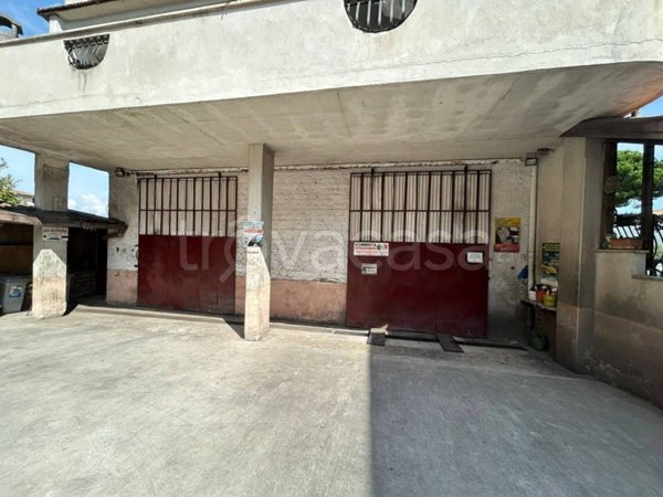 negozio in affitto ad Artena in zona Valli