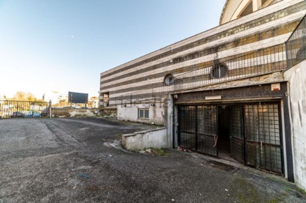 negozio in affitto a Bracciano