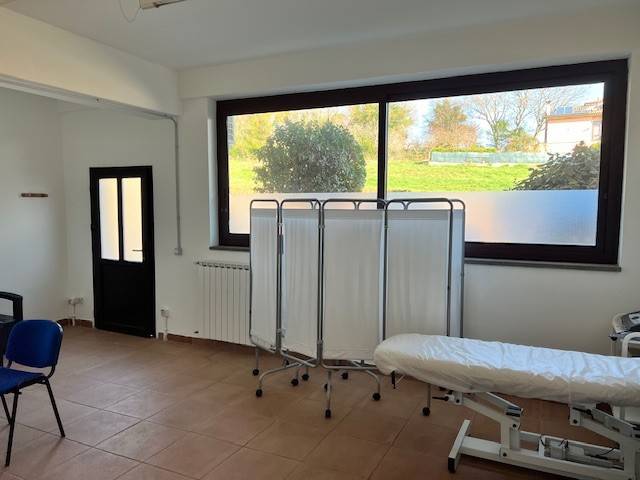 negozio in affitto a Bracciano