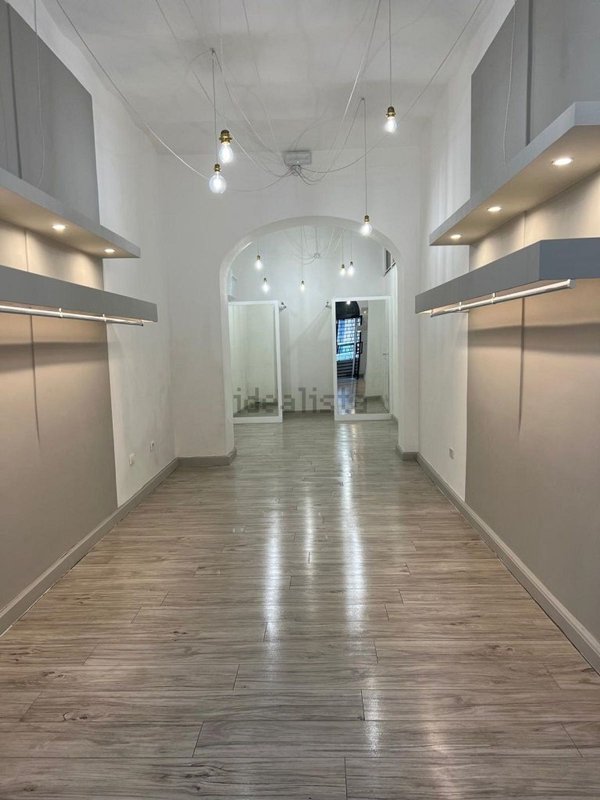 locale commerciale in affitto a Bracciano