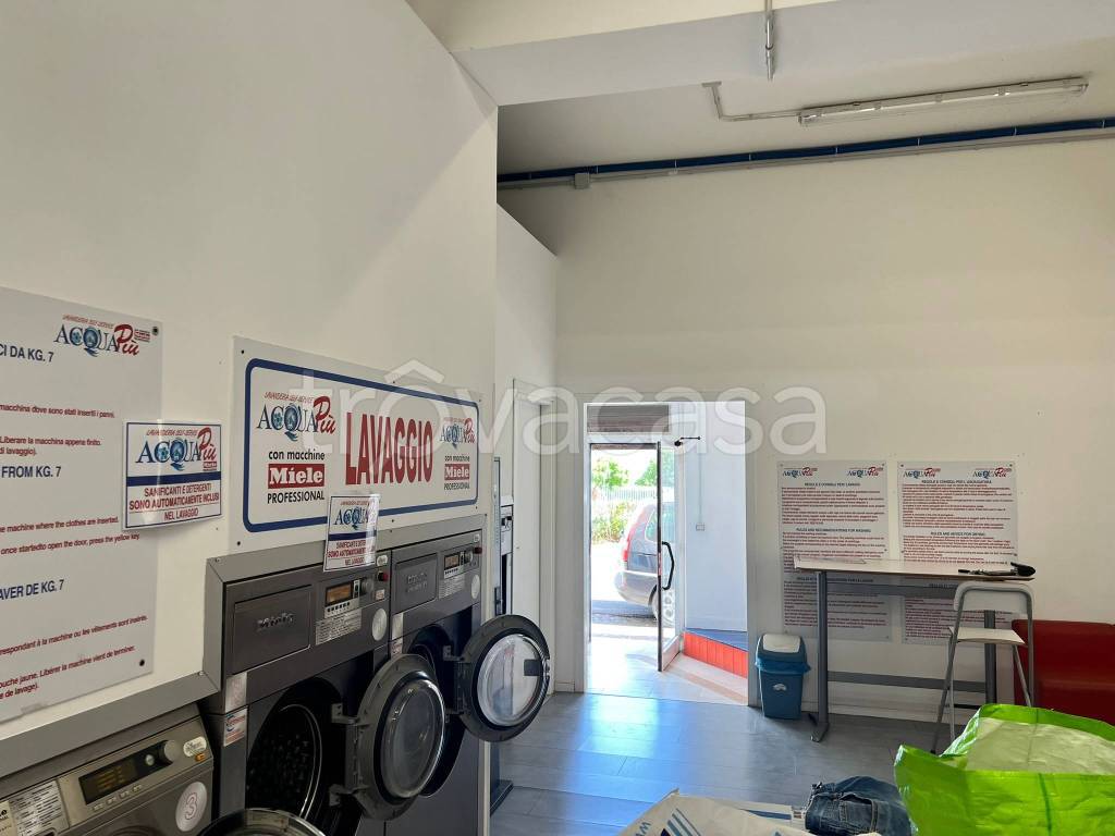 negozio in affitto a Bracciano