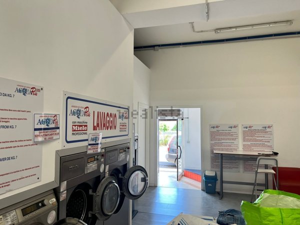 locale commerciale in affitto a Bracciano