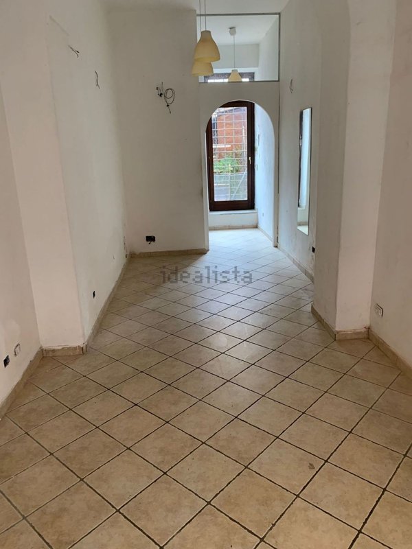 locale commerciale in affitto a Bracciano