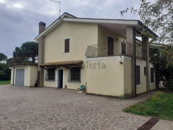 casa indipendente in affitto a Bracciano