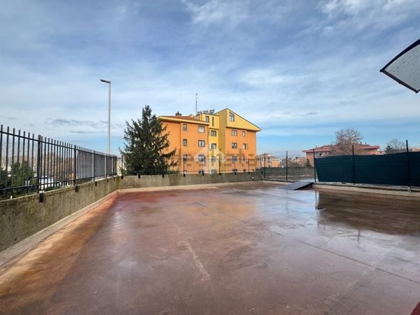 locale commerciale in affitto a Bracciano