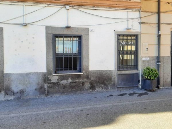 negozio in affitto a Bracciano