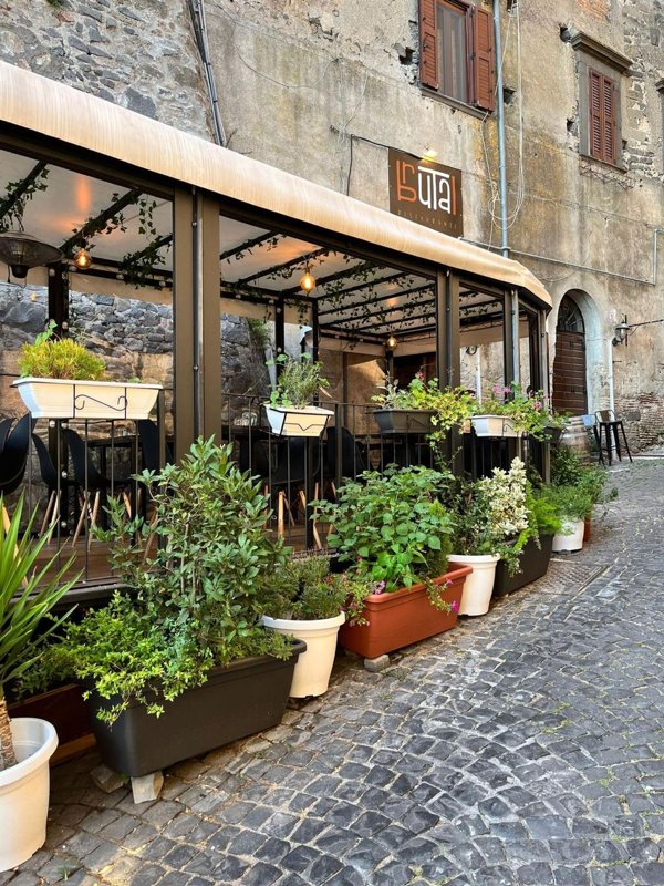 negozio in affitto a Bracciano