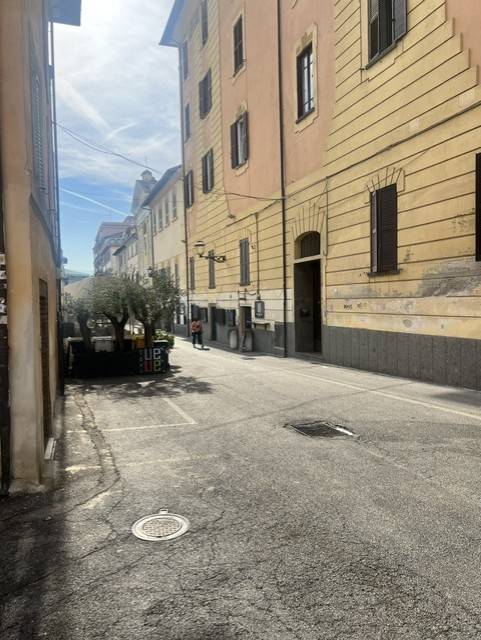 locale commerciale in affitto a Bracciano