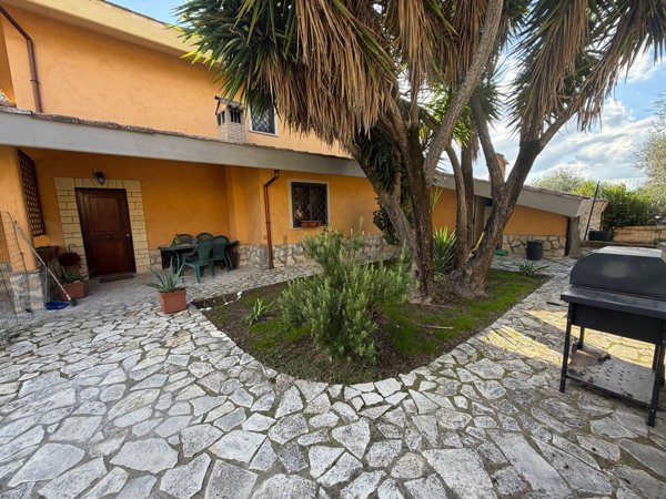 casa indipendente in affitto a Campagnano di Roma
