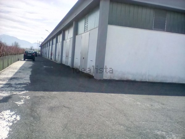 capannone in affitto a Capena