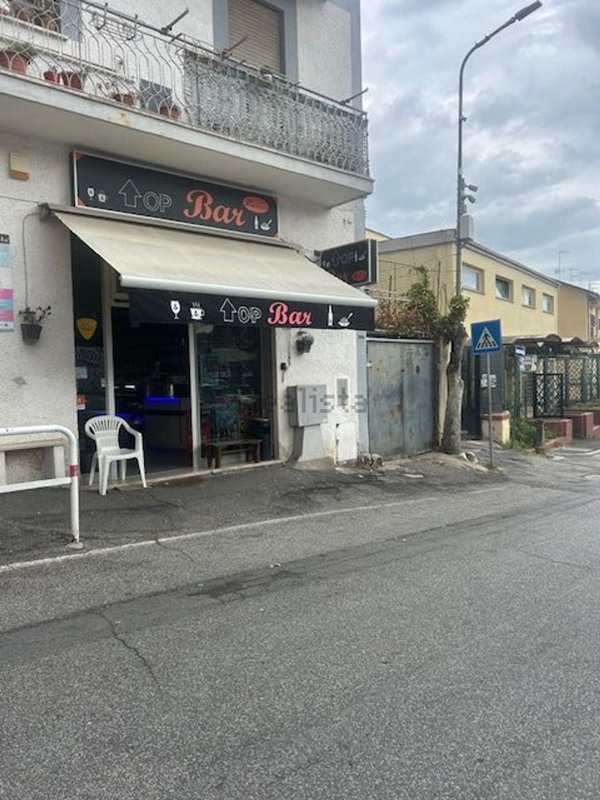 negozio in affitto a Capena