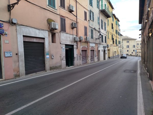 locale commerciale in affitto a Castel Gandolfo